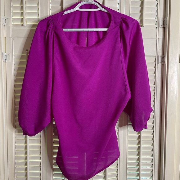 Beautiful blouse - Picture 1 of 1